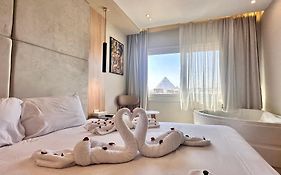 Tiye Pyramids Hotel